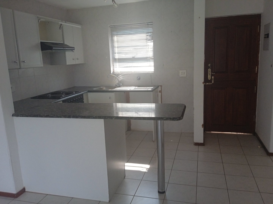 To Let 1 Bedroom Property for Rent in Kosmos North West